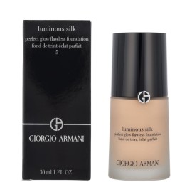 GIORGIO ARMANI Luminous Silk Foundation, 5 Medium Neutral