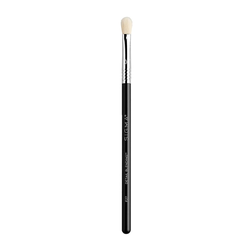 Sigma Beauty Professional E27 Detail Eyeshadow Blending Brush - Eyeshadow Application and Blending Brush - Apply Pigment and Blend Harsh Lines for a Well Blended Effect (1 Brush)