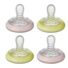 Tommee Tippee Breast-Like Night Newborn Pacifier, 0-6 Months, Breast-Like Baglet, BPA-Free Binkies, Glow in The Dark Technology, Pink/Yellow, Pack of 4