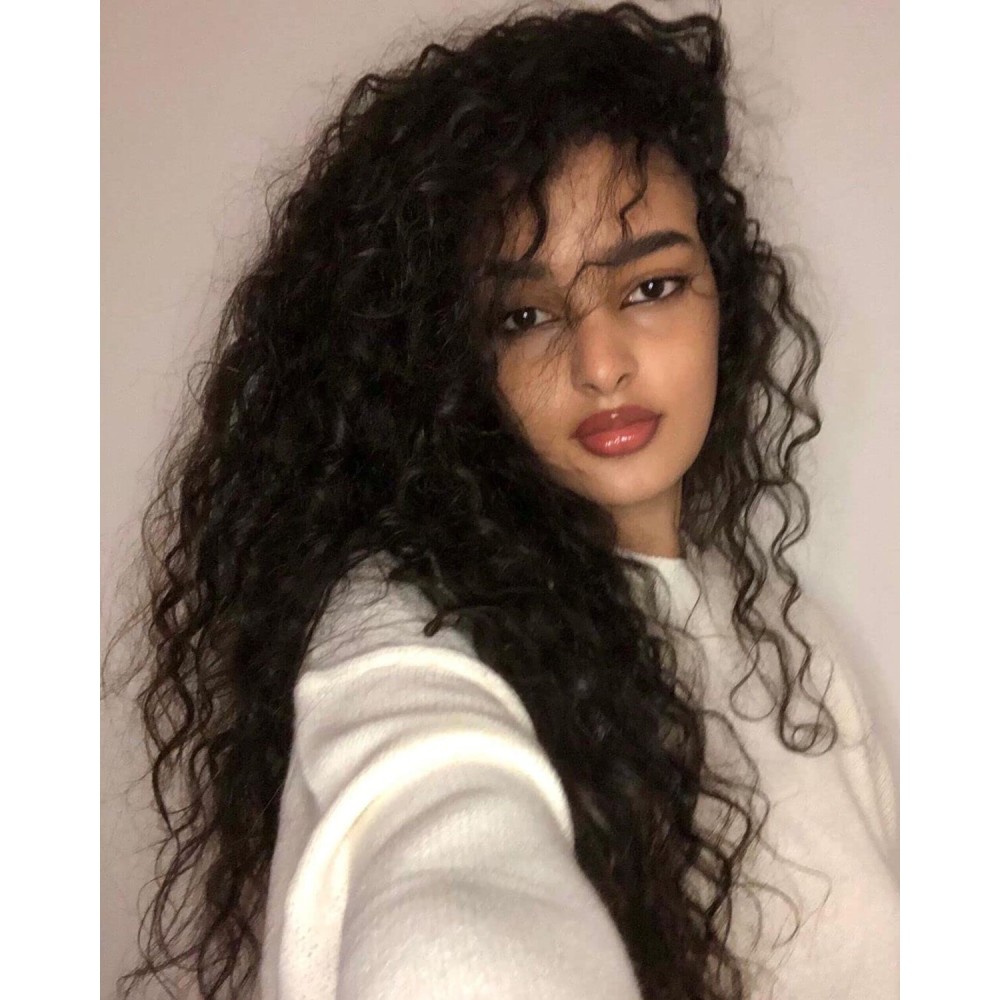 Fencca Long Curly Black Wigs for Women Black Wavy Wig Natural Looking Loose Wave Hair Glueless Heat Resistant Synthetic Wig Hair Replacement Wig