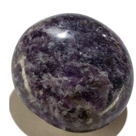 KALIFANO Lepidolite Palm Stone with Healing & Calming Effects - High Energy Reiki Worry Crystal Used for Soothing Anxiety and Stability (Information Card Included)