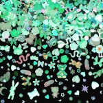 Sinyanail 300pcs Nail Art Charms Kit,Over 100pcs Mixshape Resin Nail Gems and 100 pcs Mixed Flatback Nail Rhinestones Pearls with Over 100pcs Nail Sequins for Nail Art Accessories(Green)