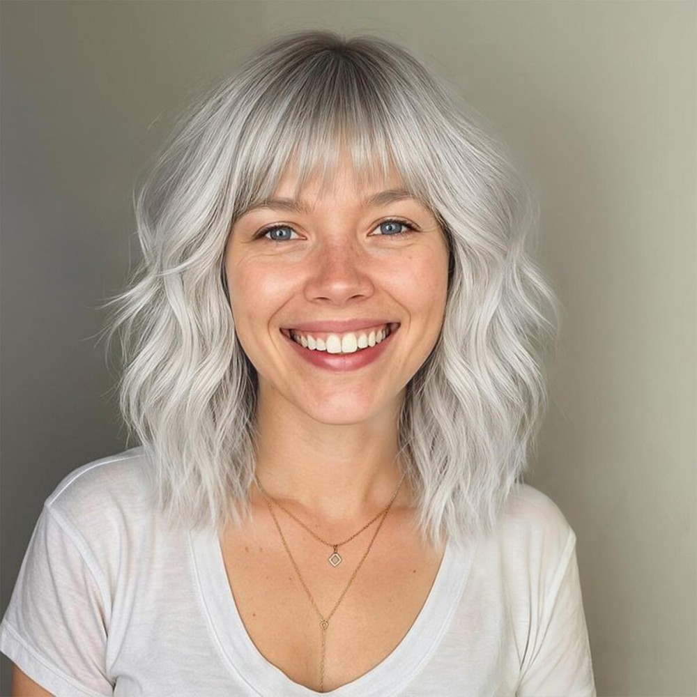 Nnzes Ombre Silver Wig with Bangs for Women White Bob Wavy Charming Synthetic Wigs with Natural Shoulder Length Curly Heat Resistant Hair for Daily Party Use